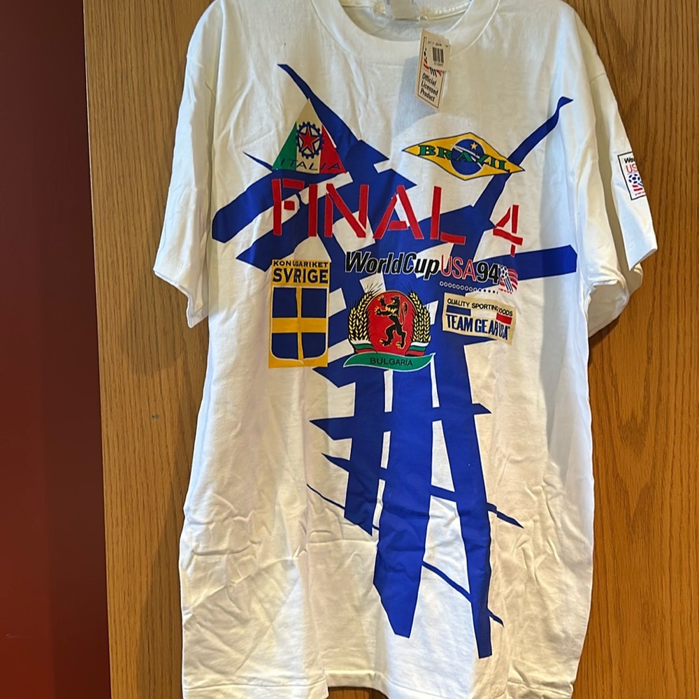 NWT - Sports t shirt. World Cup 1994